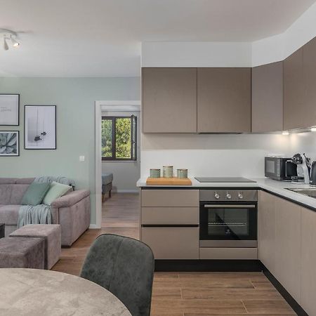 Just Renovated Stylish 2 Bedrooms Apartment Only A Few Steps From The Beach! Novigrad Istria エクステリア 写真