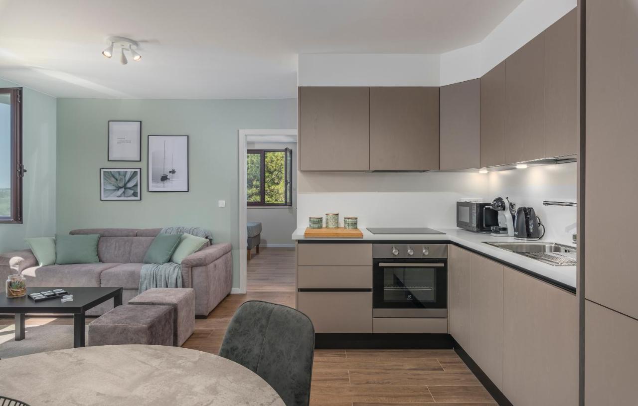 Just Renovated Stylish 2 Bedrooms Apartment Only A Few Steps From The Beach! Novigrad Istria エクステリア 写真