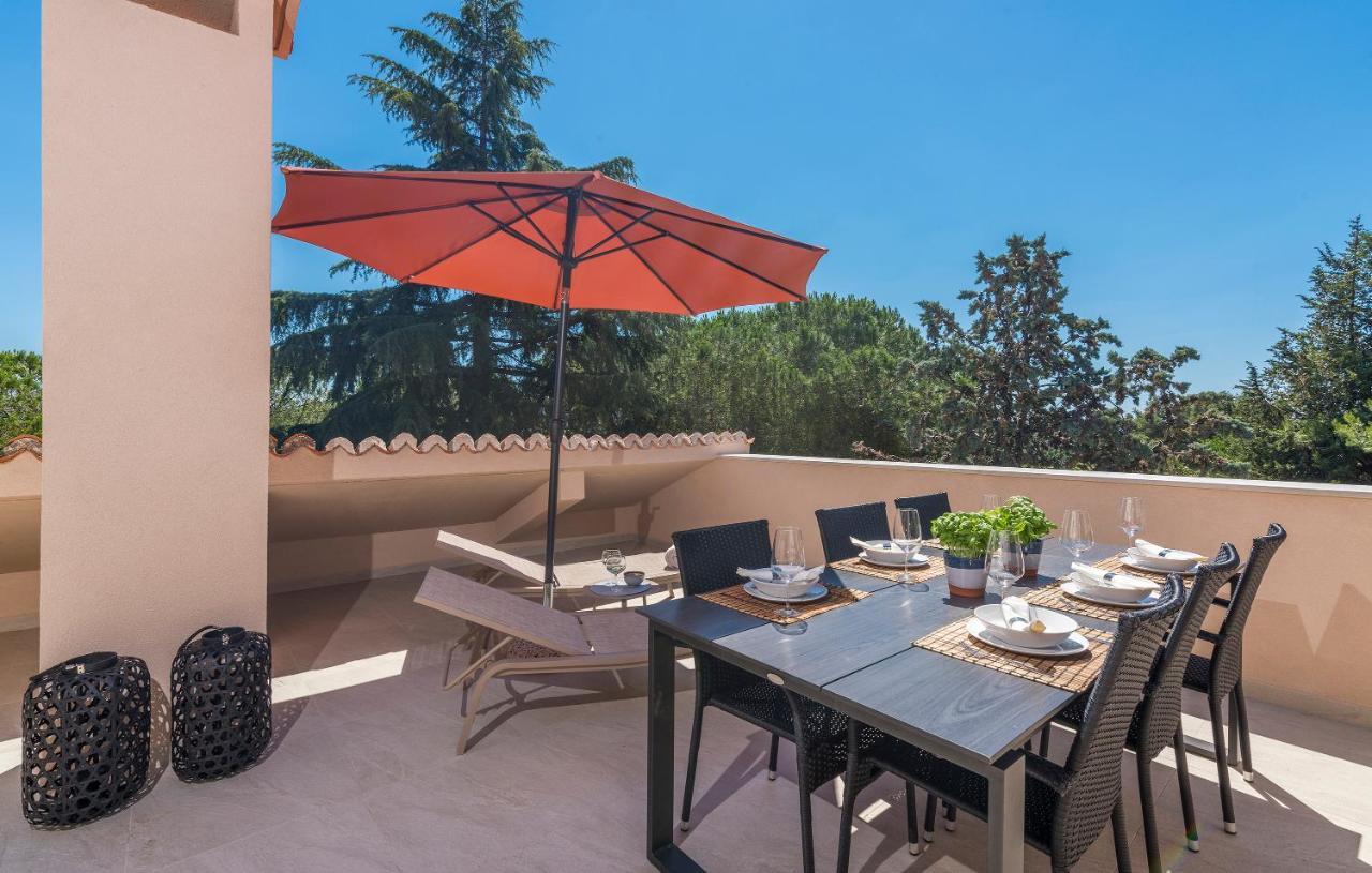 Just Renovated Stylish 2 Bedrooms Apartment Only A Few Steps From The Beach! Novigrad Istria エクステリア 写真